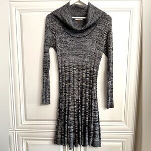 Calvin Klein Sz Small Cowl Neck Long Sleeve Midi Length Sweater Dress Black/Grey